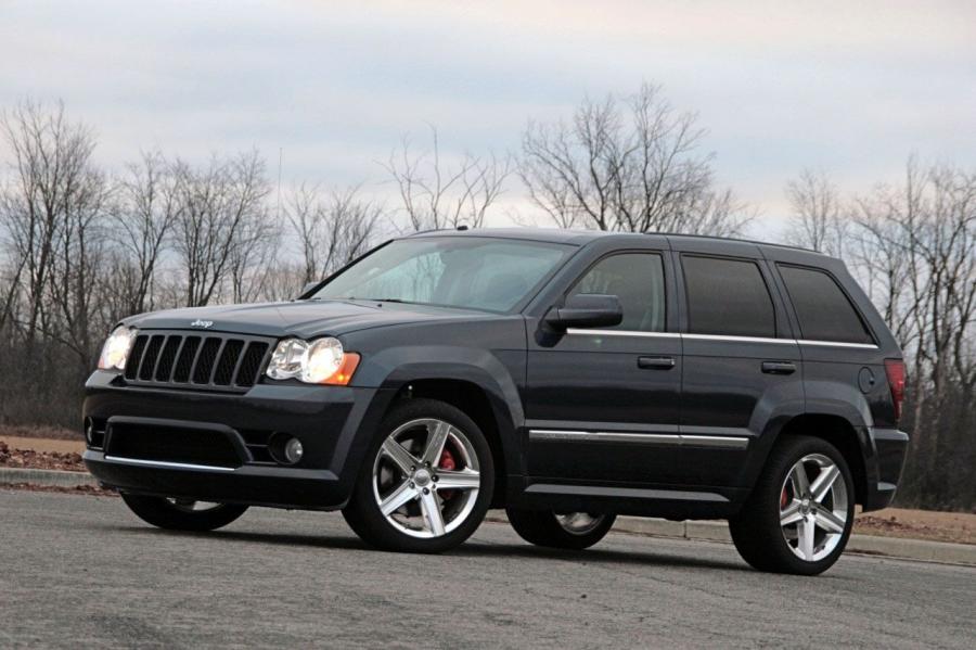  Jeep Grand Cherokee SRT8 2009 года  (фото 8 из 26)